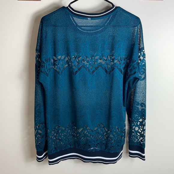 Fabletics Sophia Lace Tunic - Picture 3 of 6